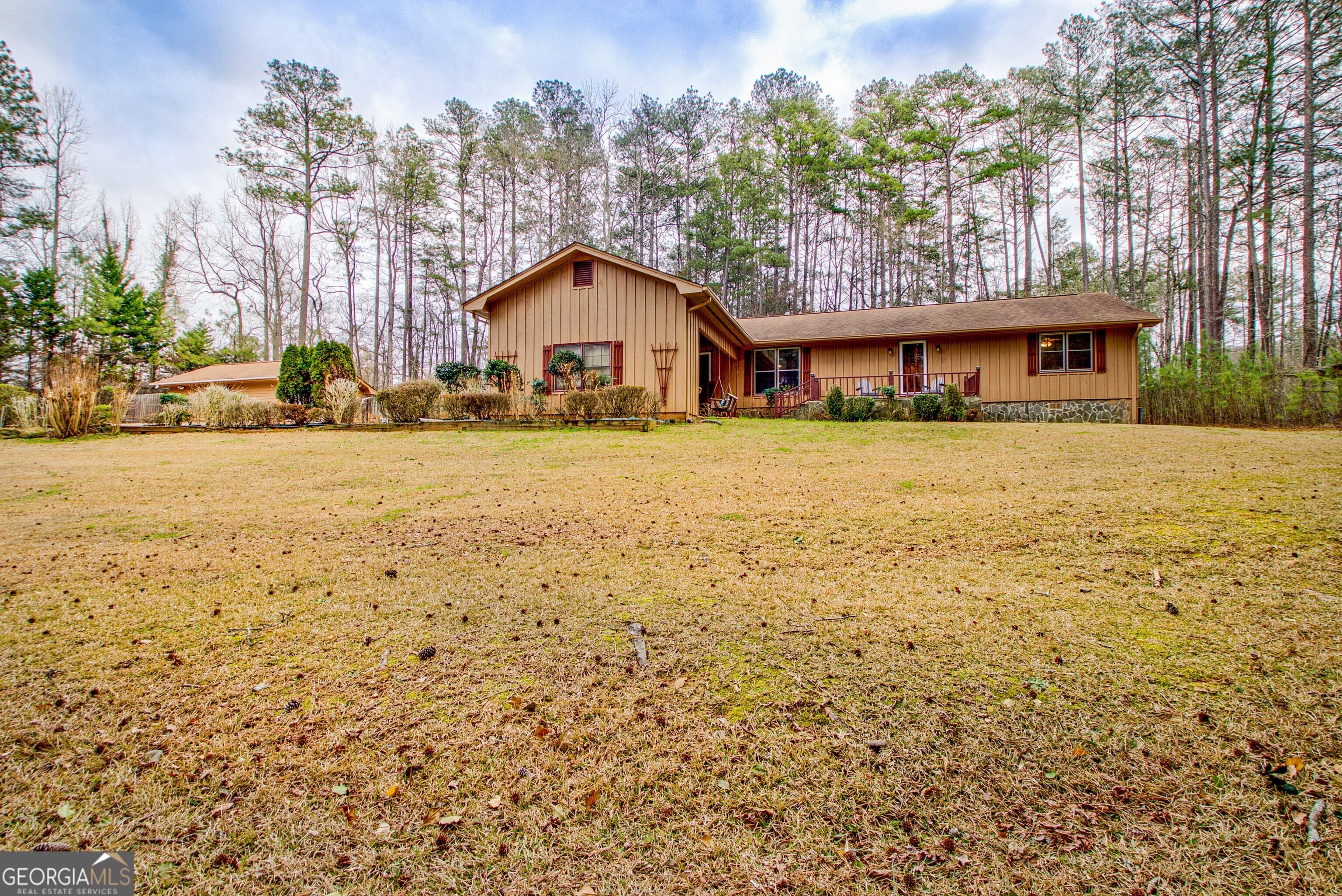 354 Woodcrest Dr — photo 1