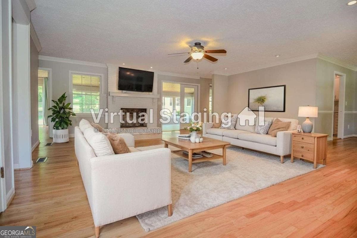 5586 Crestwood Dr — photo 2