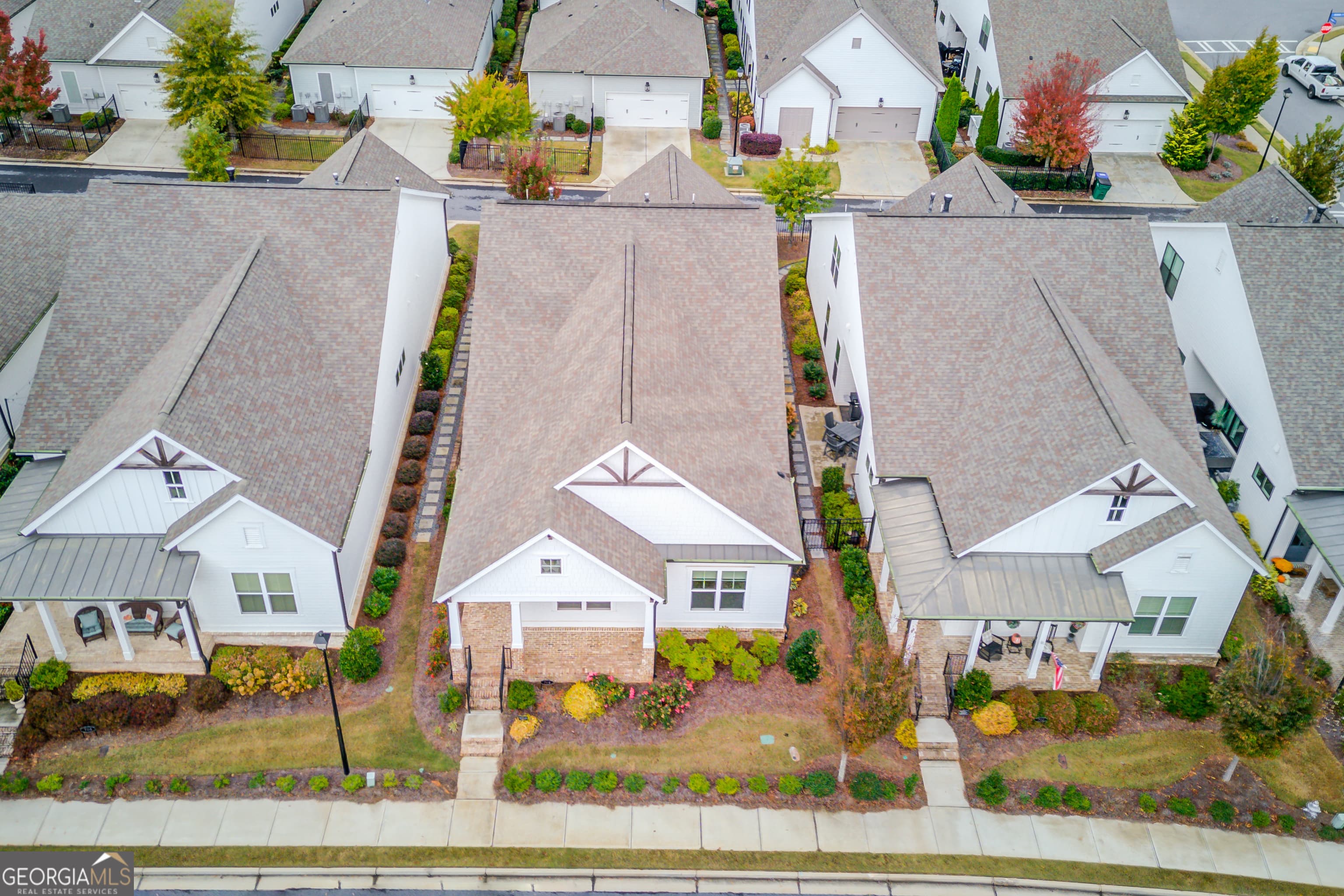 704 Hickory Hollow Walk — photo 2