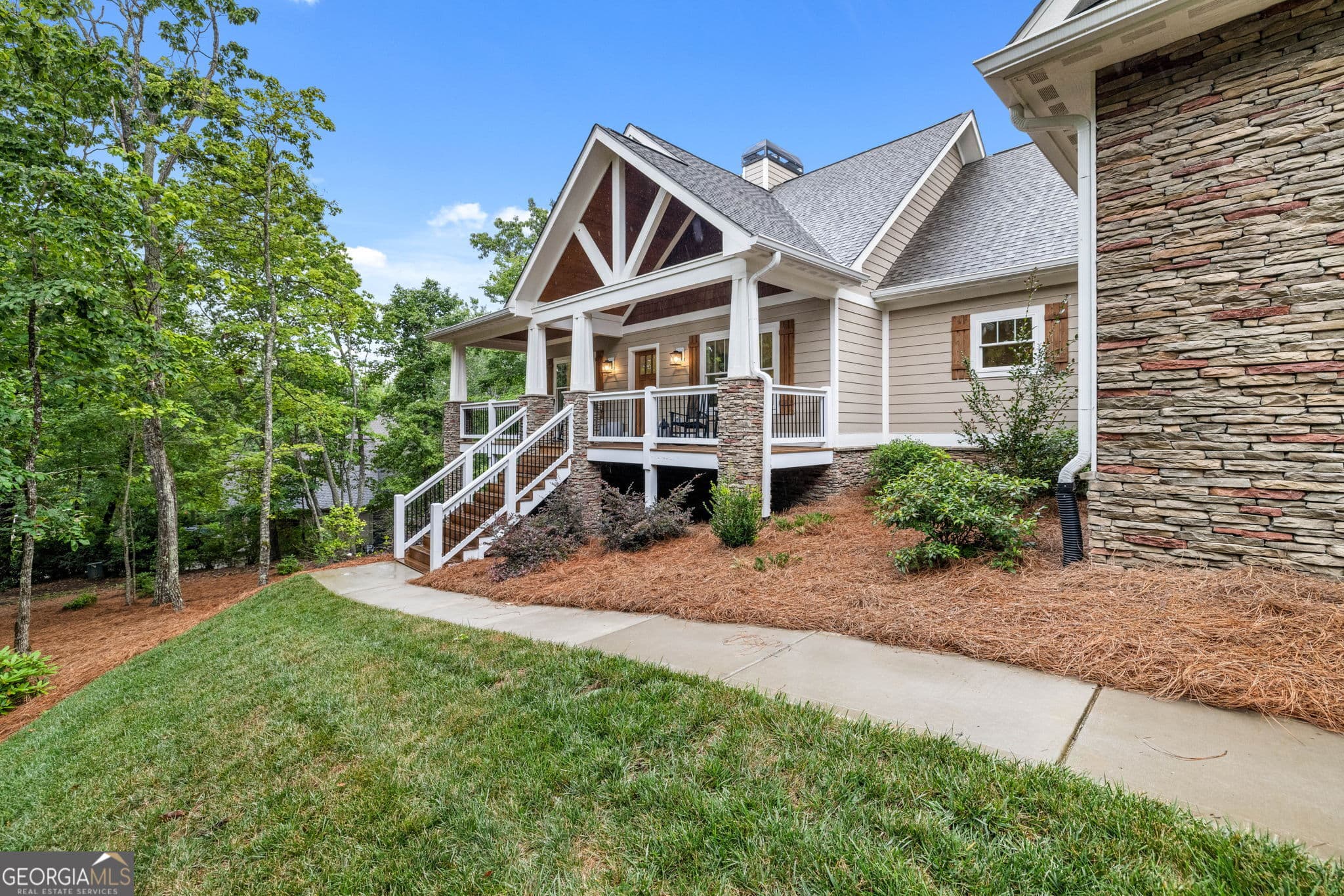 373 Mcintosh Rd — photo 2