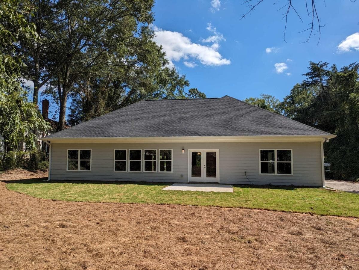 915 W Poplar St — photo 32