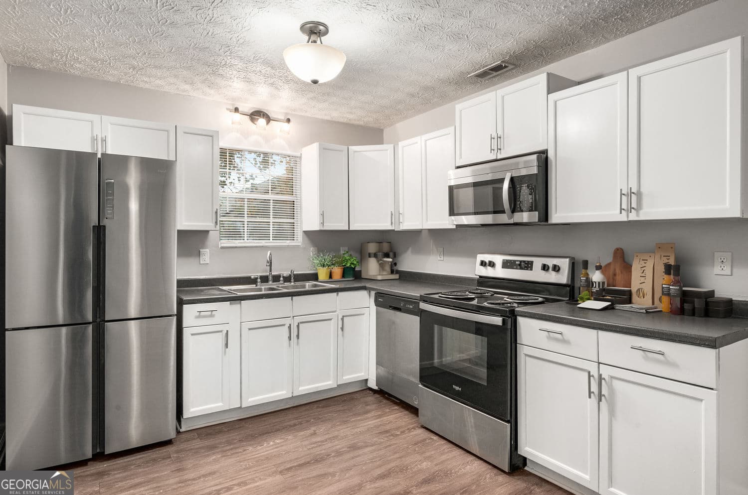 207 Antebellum Ct — photo 2