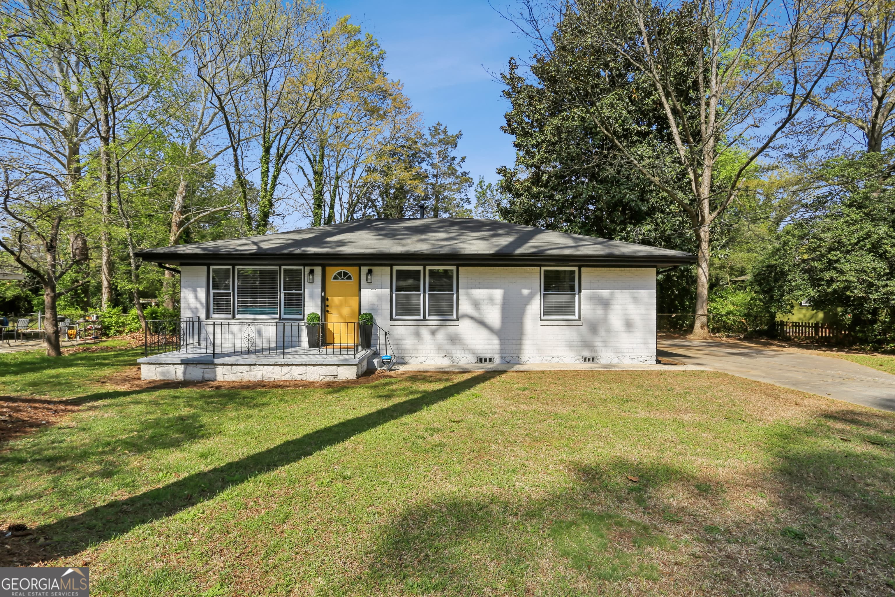 1767 Lynn Ln — photo 2