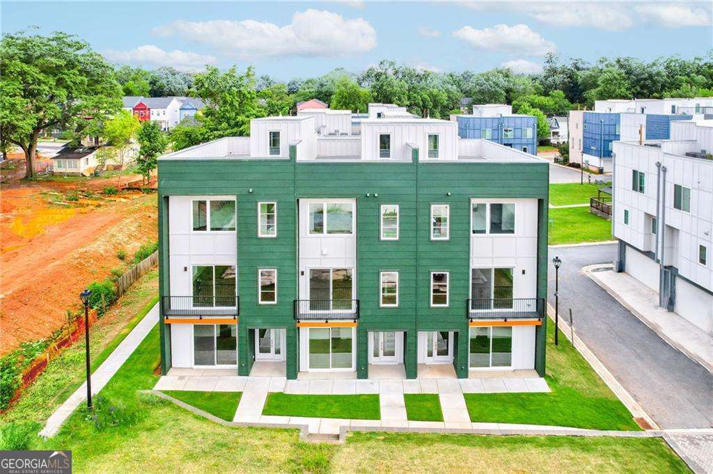 2029 Memorial Dr 36 — photo 1