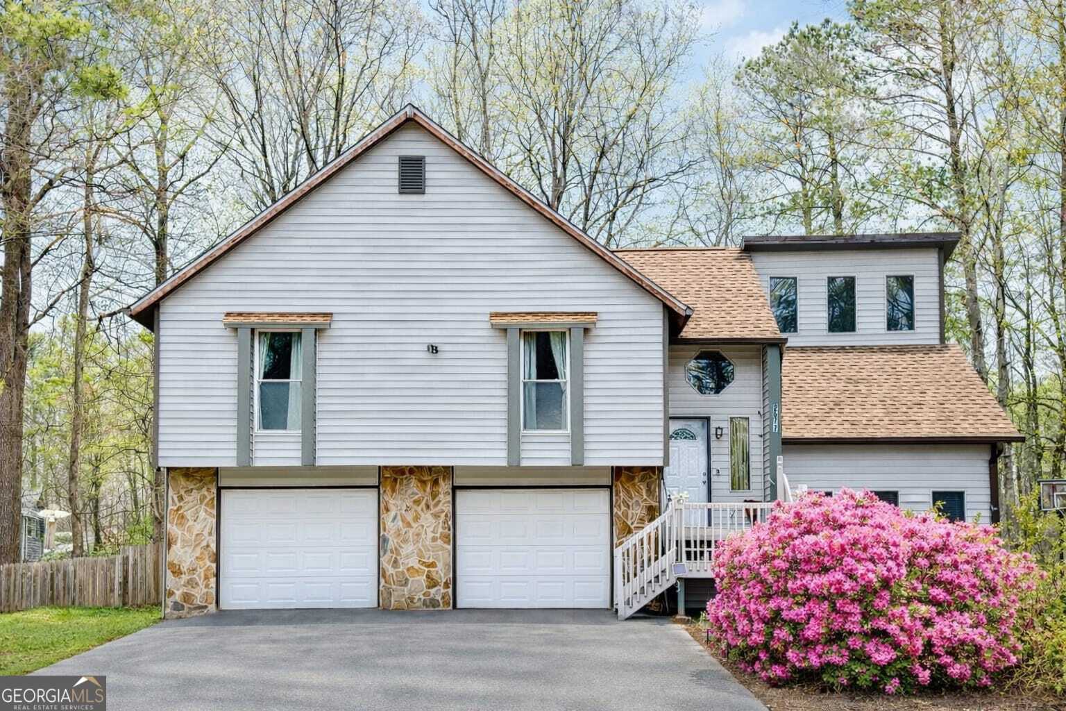 2677 Deerfield Circle — photo 1