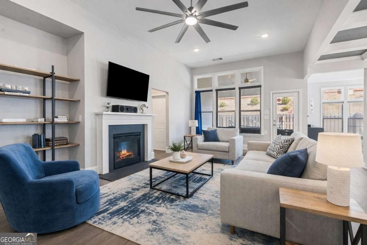 542 Bray St — photo 2