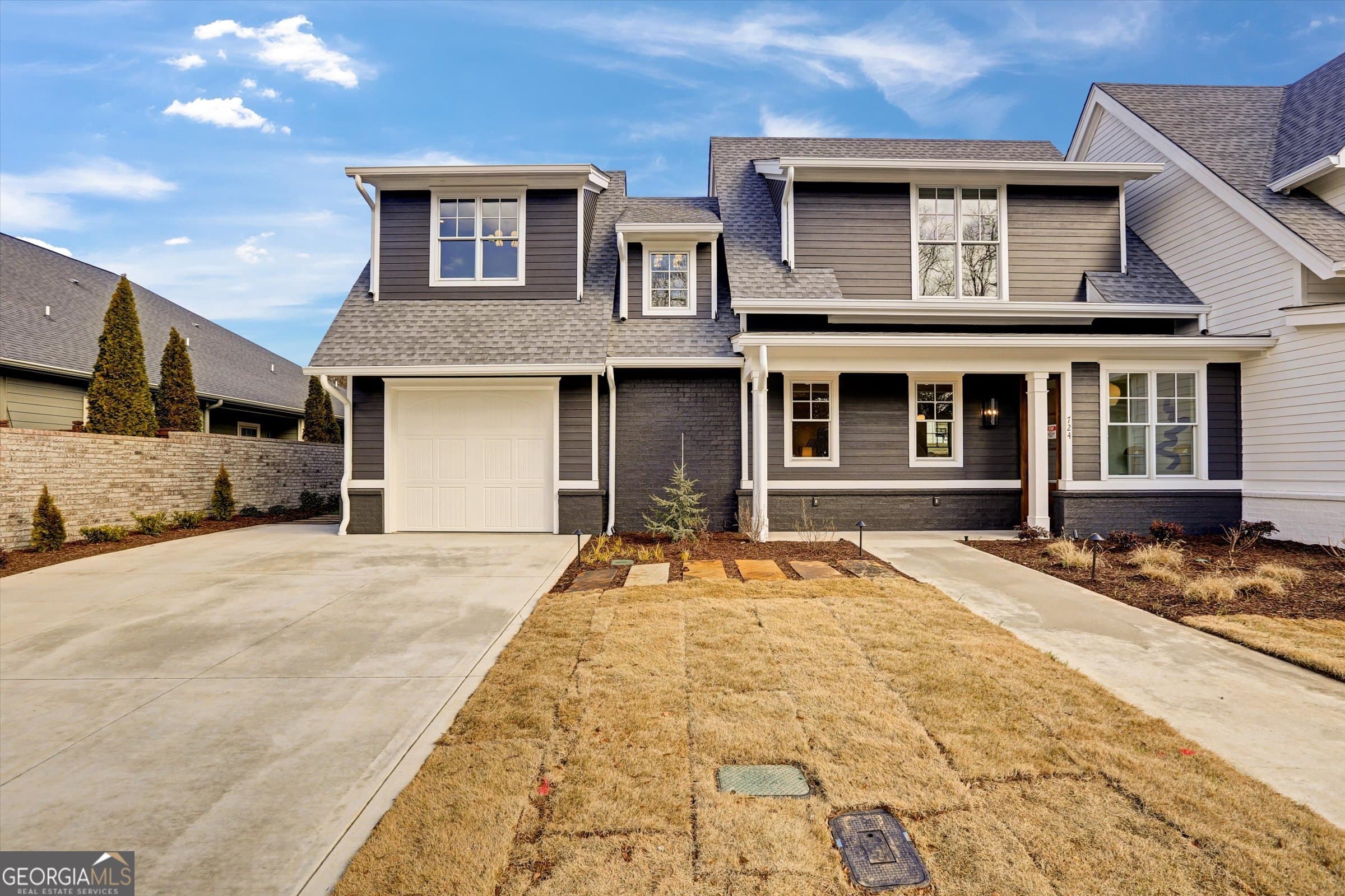 724 Nw Bradford St — photo 1