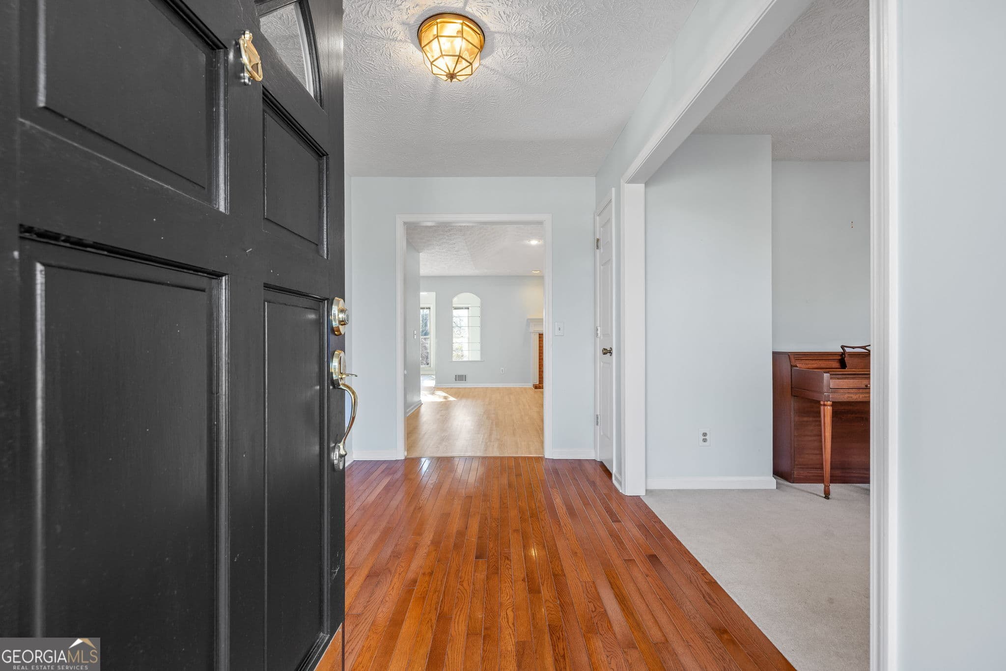 605 Chenocetah Dr — photo 2