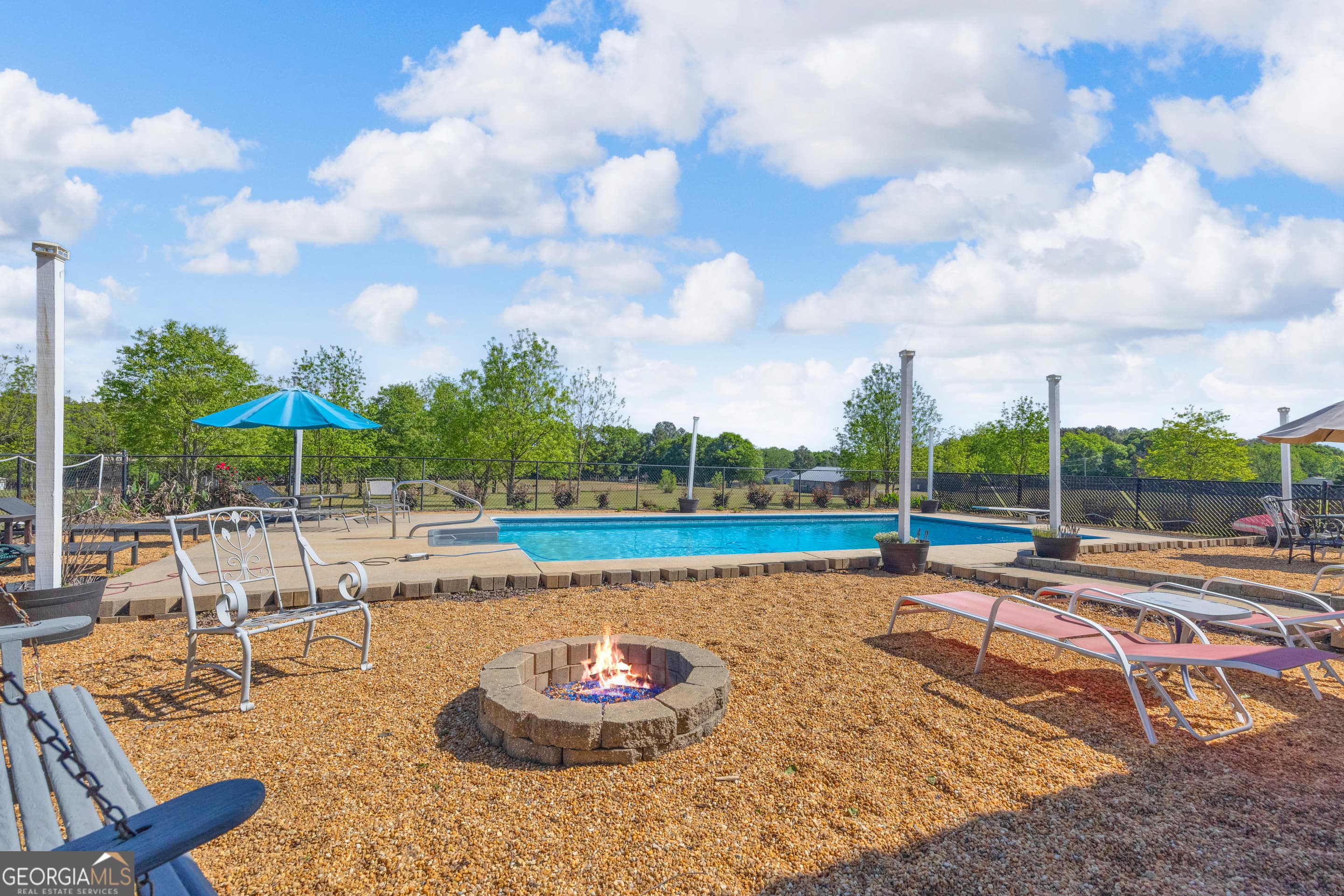 450 Memorial Rd — photo 64