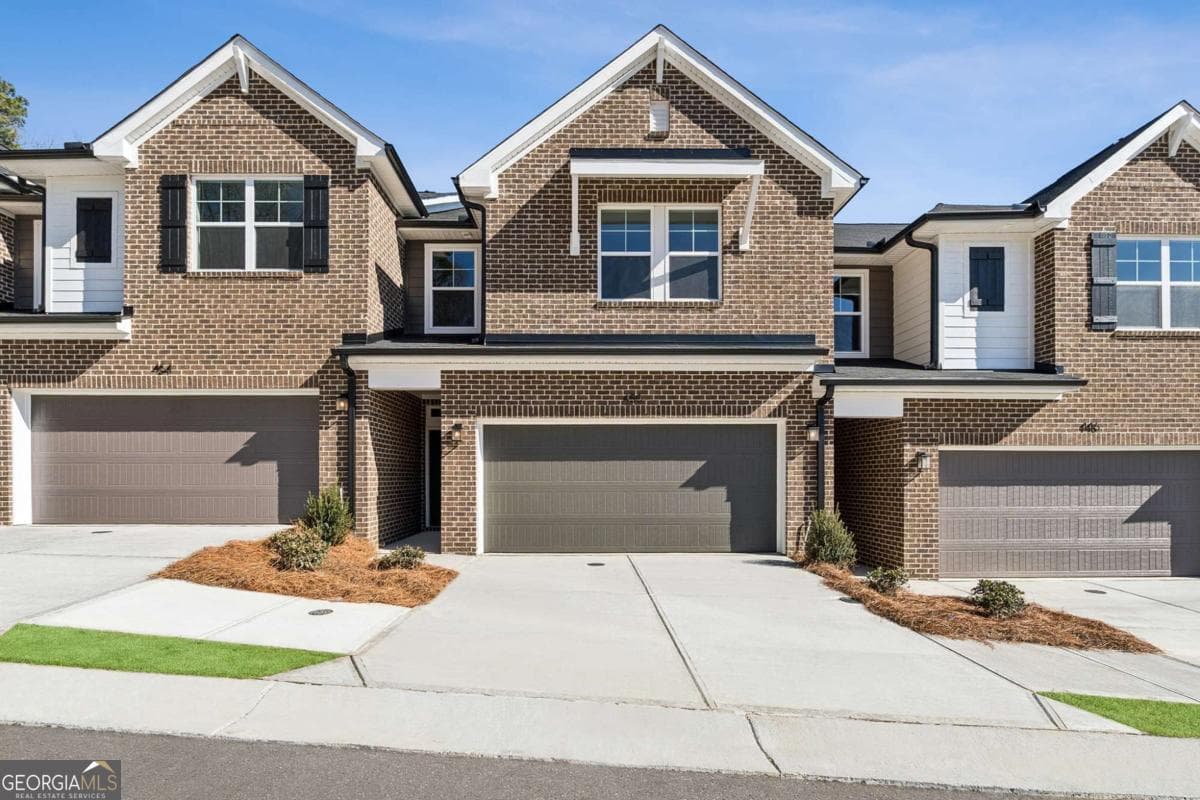 450 Laurelwood Ln — photo 1