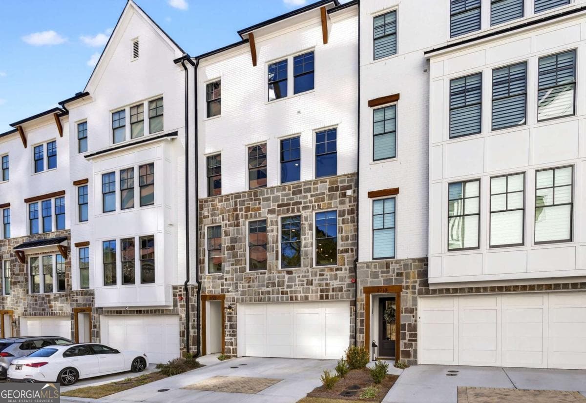 2722 Thornewilde Way — photo 2