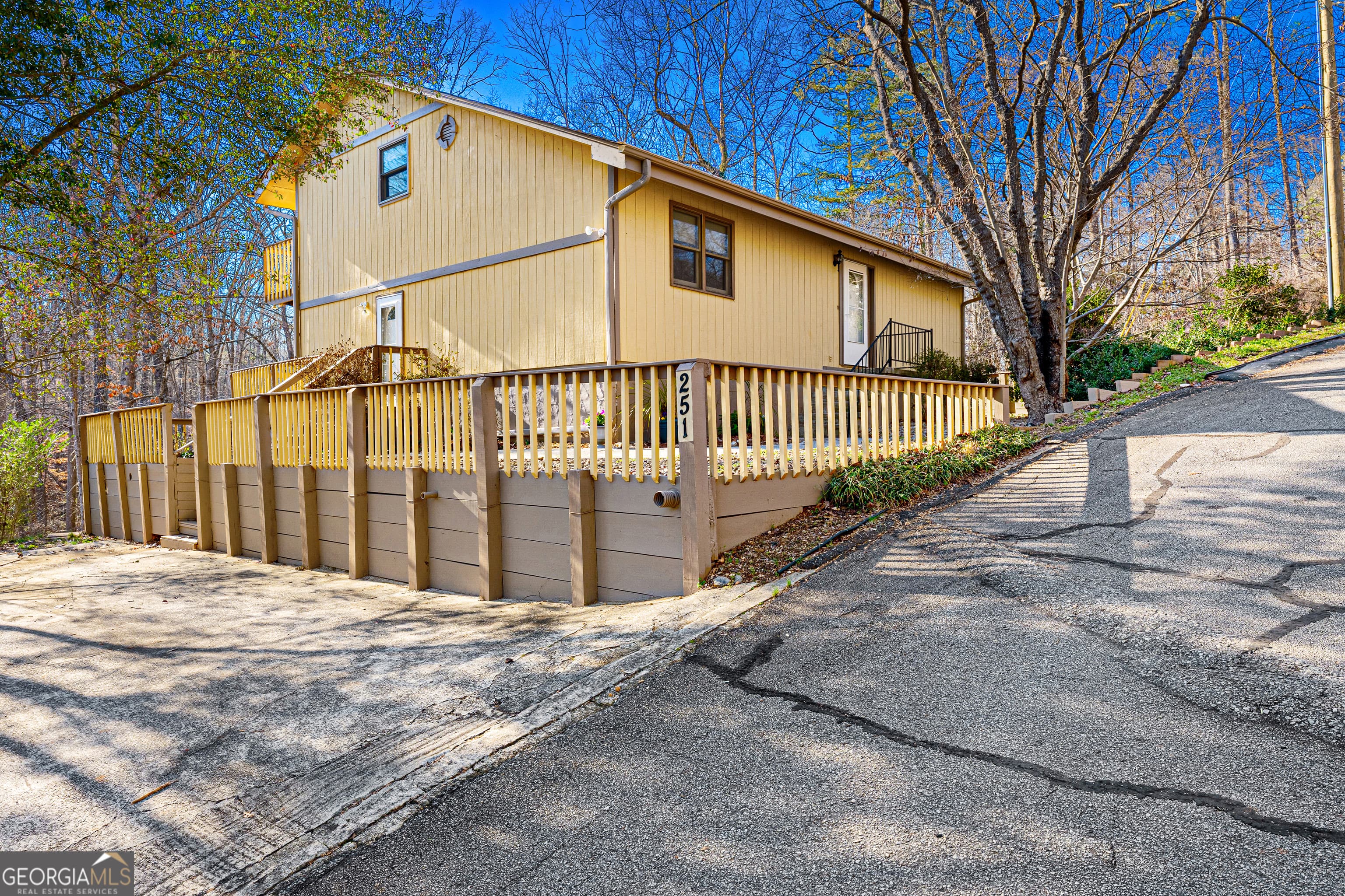 251 Cherokee Dr — photo 2