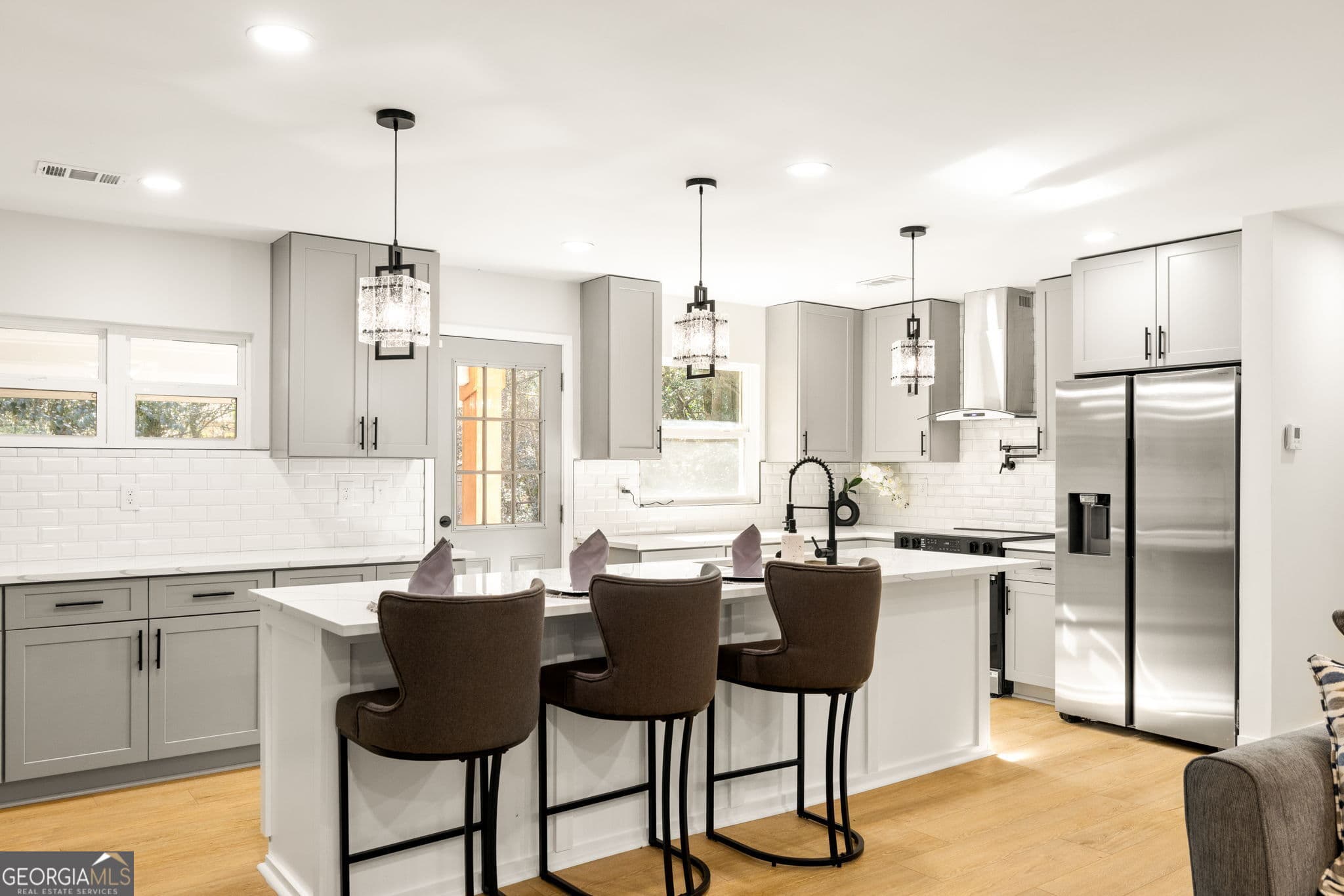 2633 Yale Terrace — photo 2