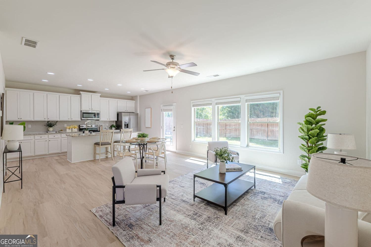 317 Vista Lake Dr — photo 2