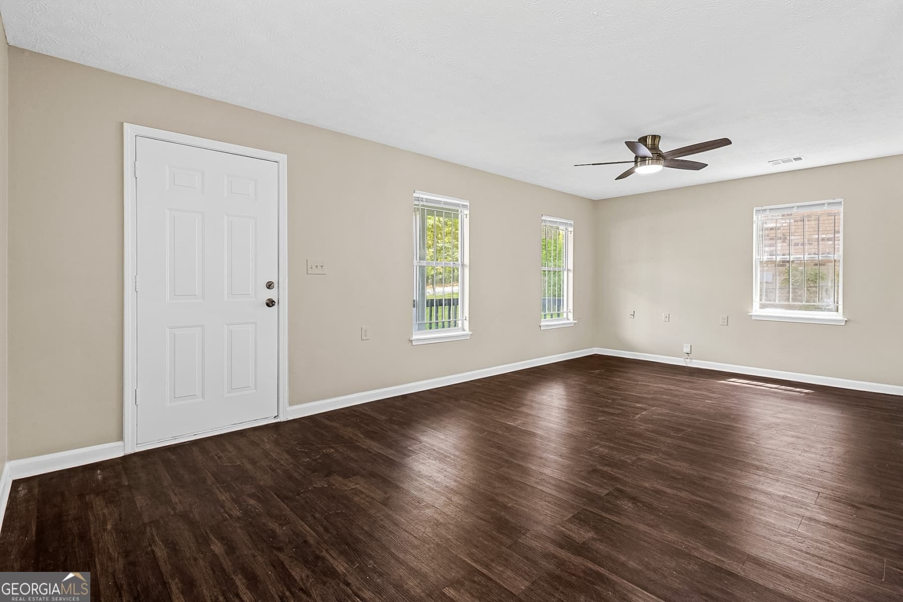 660 Cedar Nw Ave — photo 2