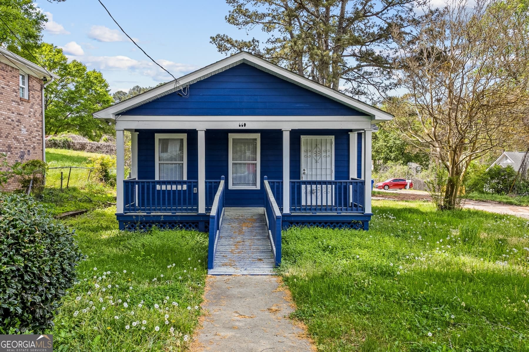 660 Cedar Nw Ave — photo 1