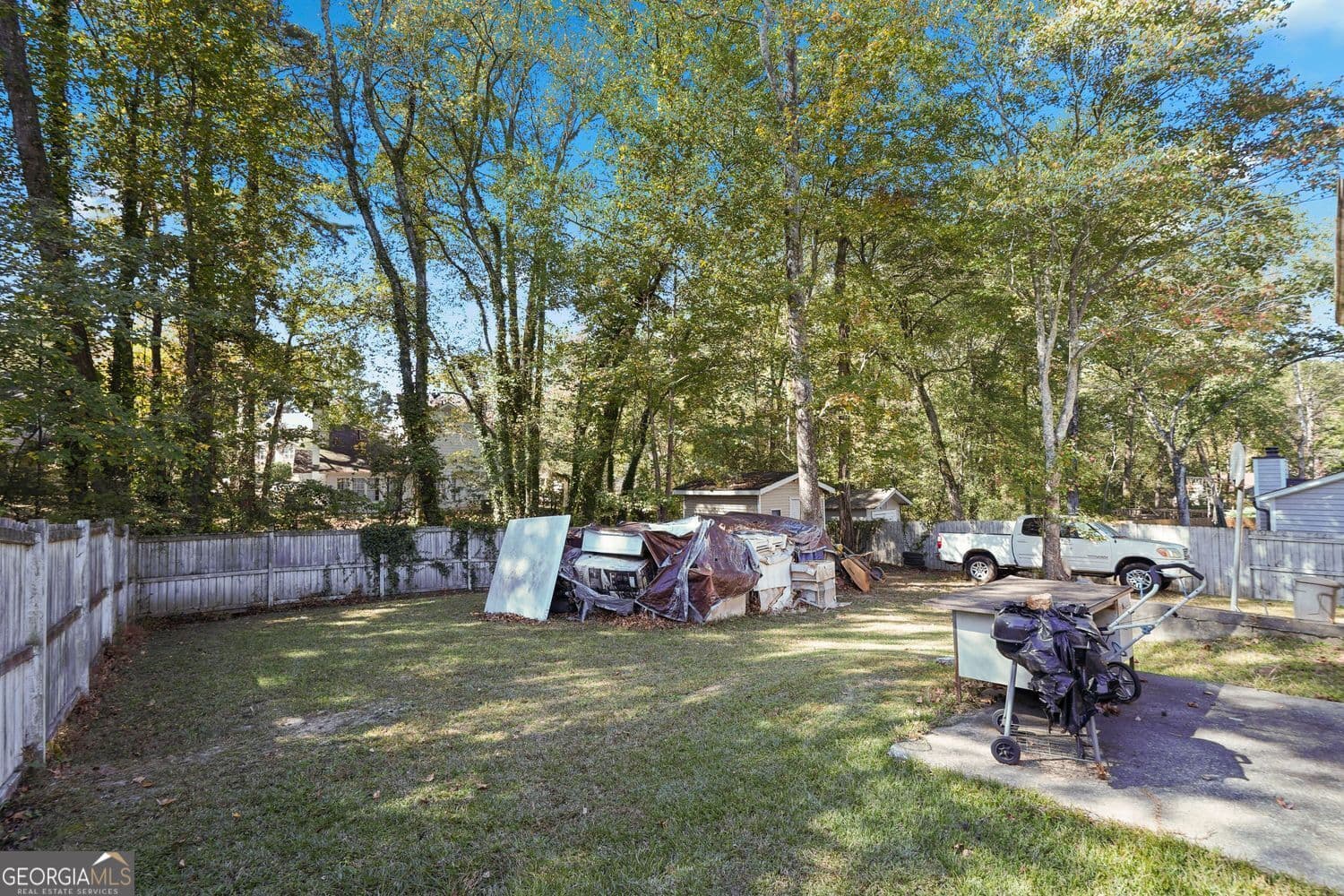 884 Forest Path — photo 24