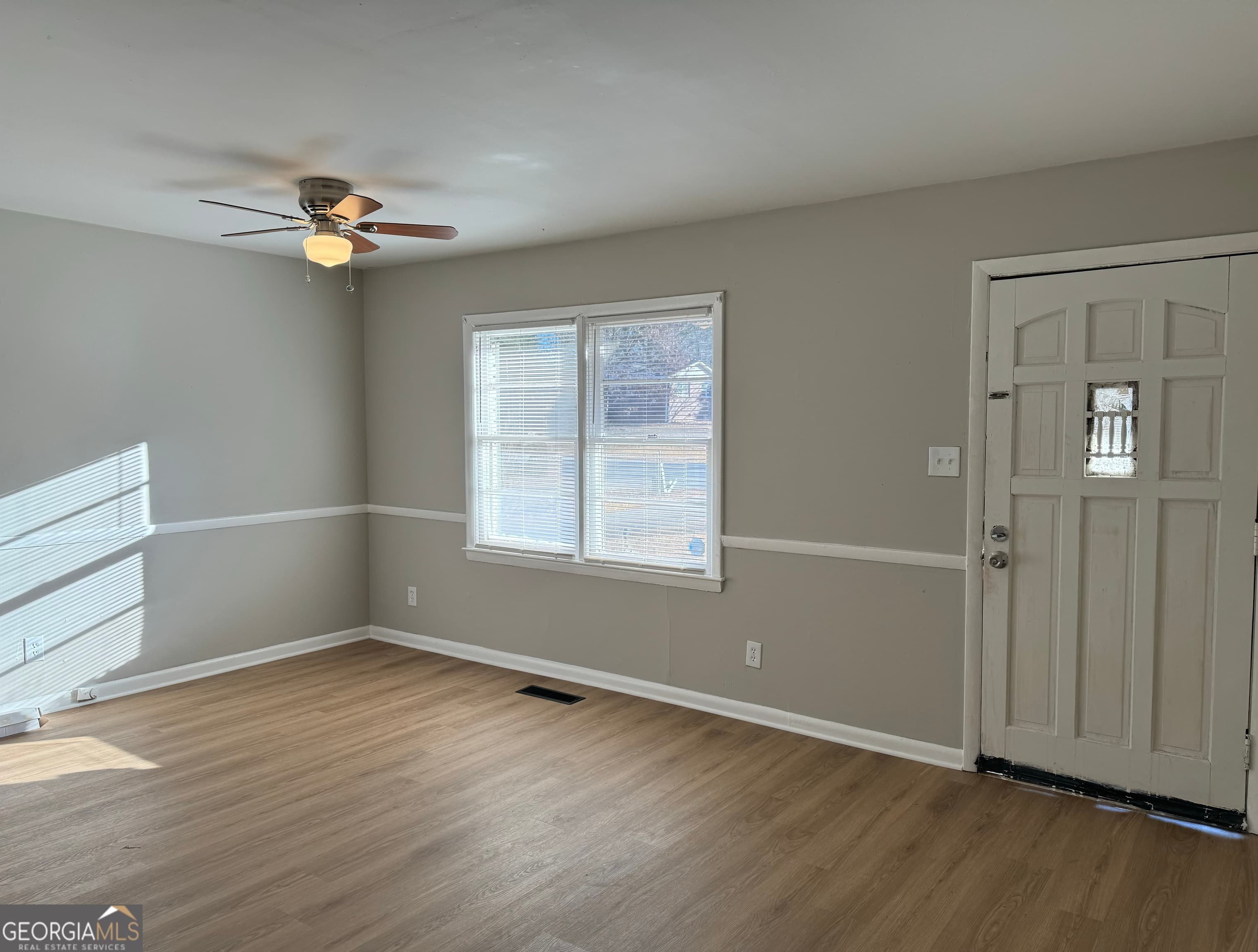 10747 Thrasher Rd — photo 2