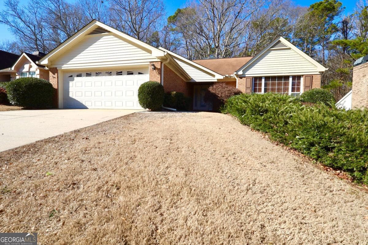 150 Stratford Way — photo 2