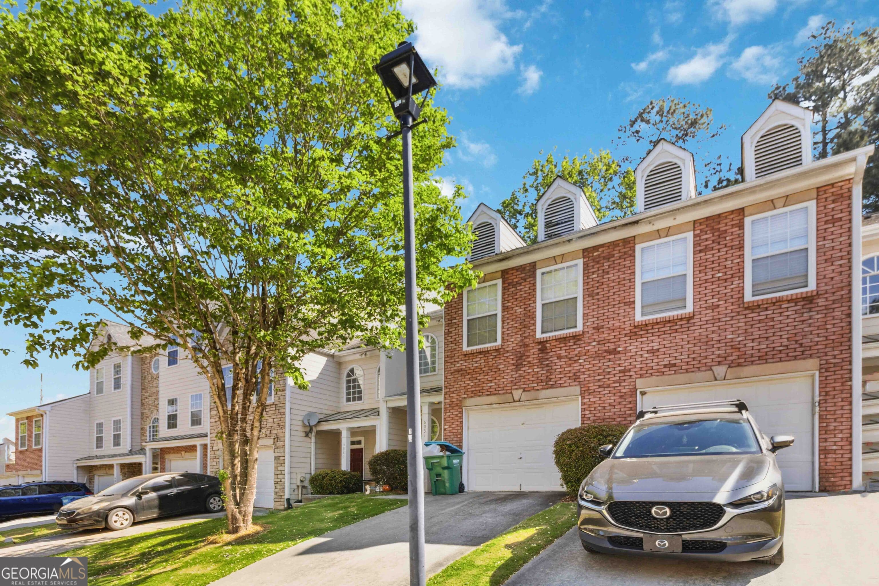 6031 Grovegate Ln — photo 2