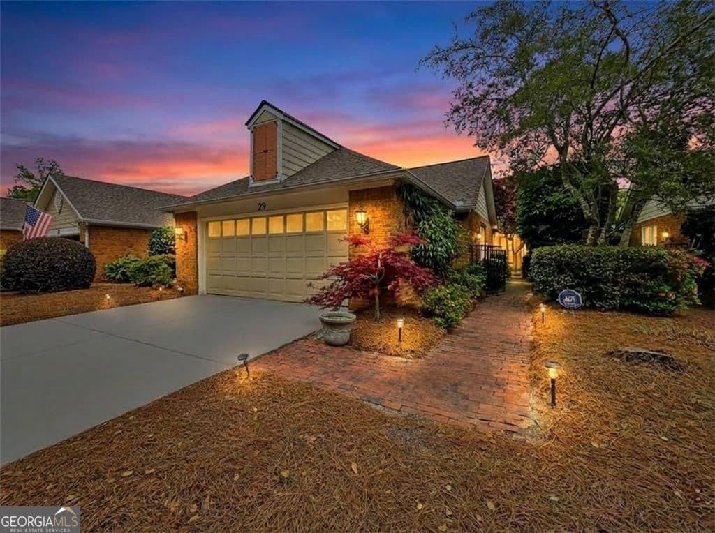 29 Lake Villa Dr — photo 2