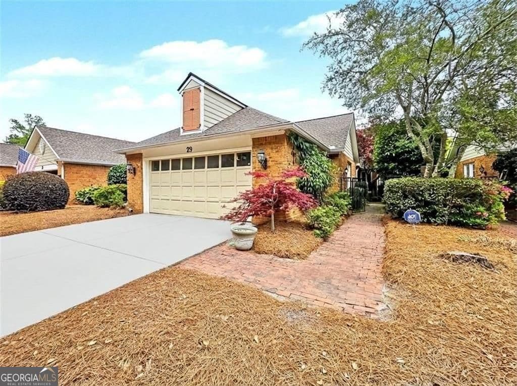 29 Lake Villa Dr — photo 1