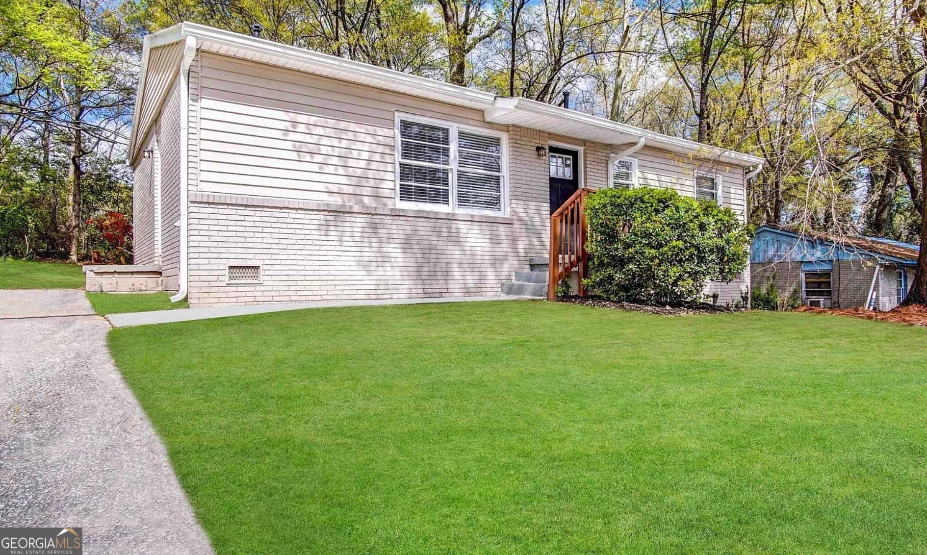 312 Fairburn Nw Rd — photo 1