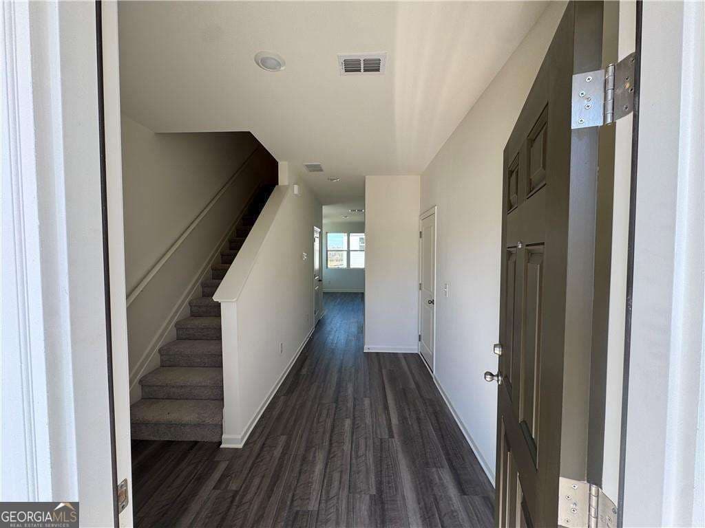 504 Robson Dr — photo 2