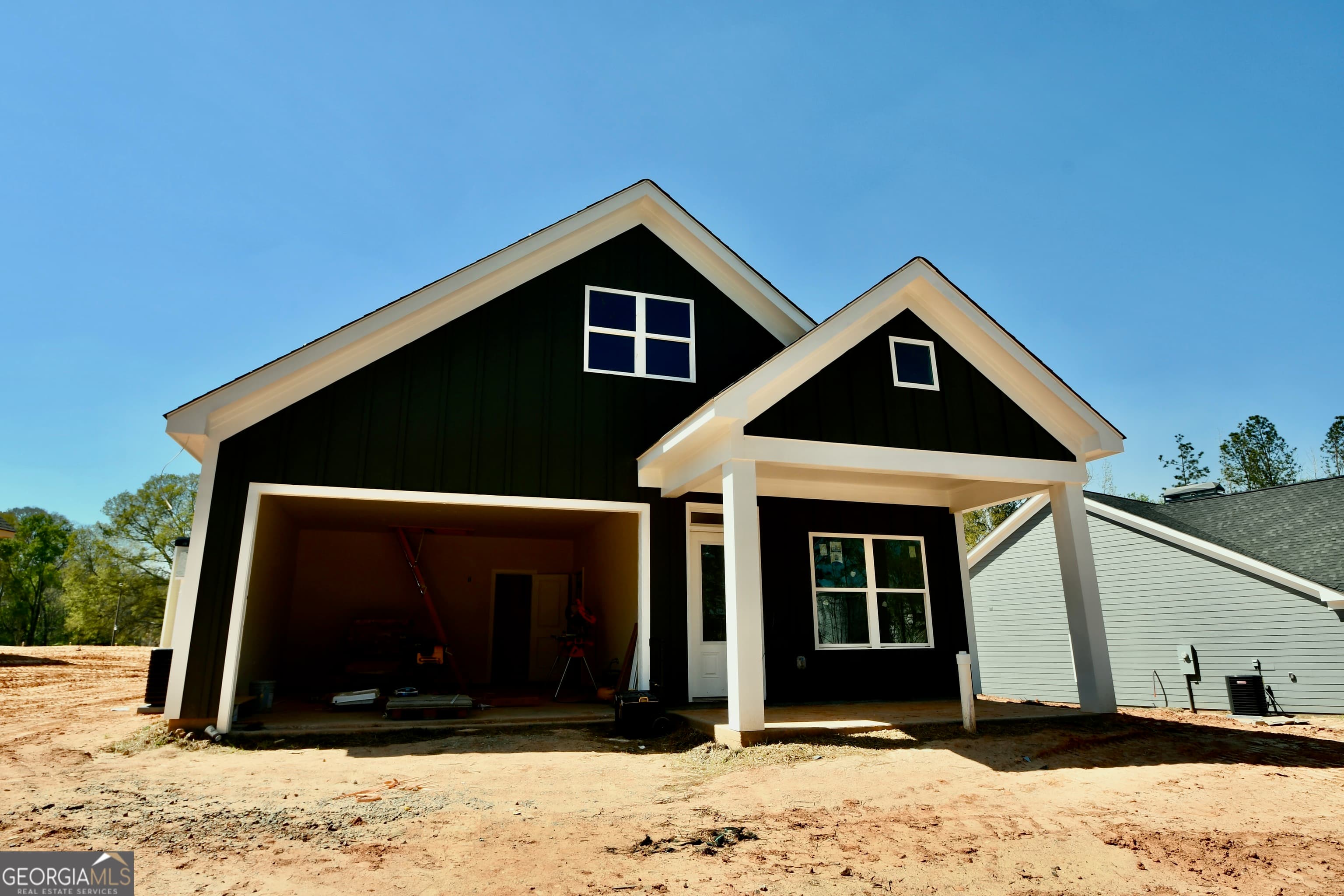 215 Timsbury — photo 1