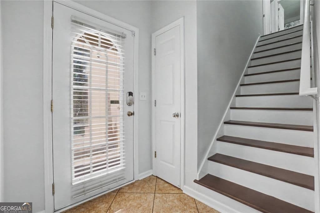 2133 Eagles Nest Circle — photo 2