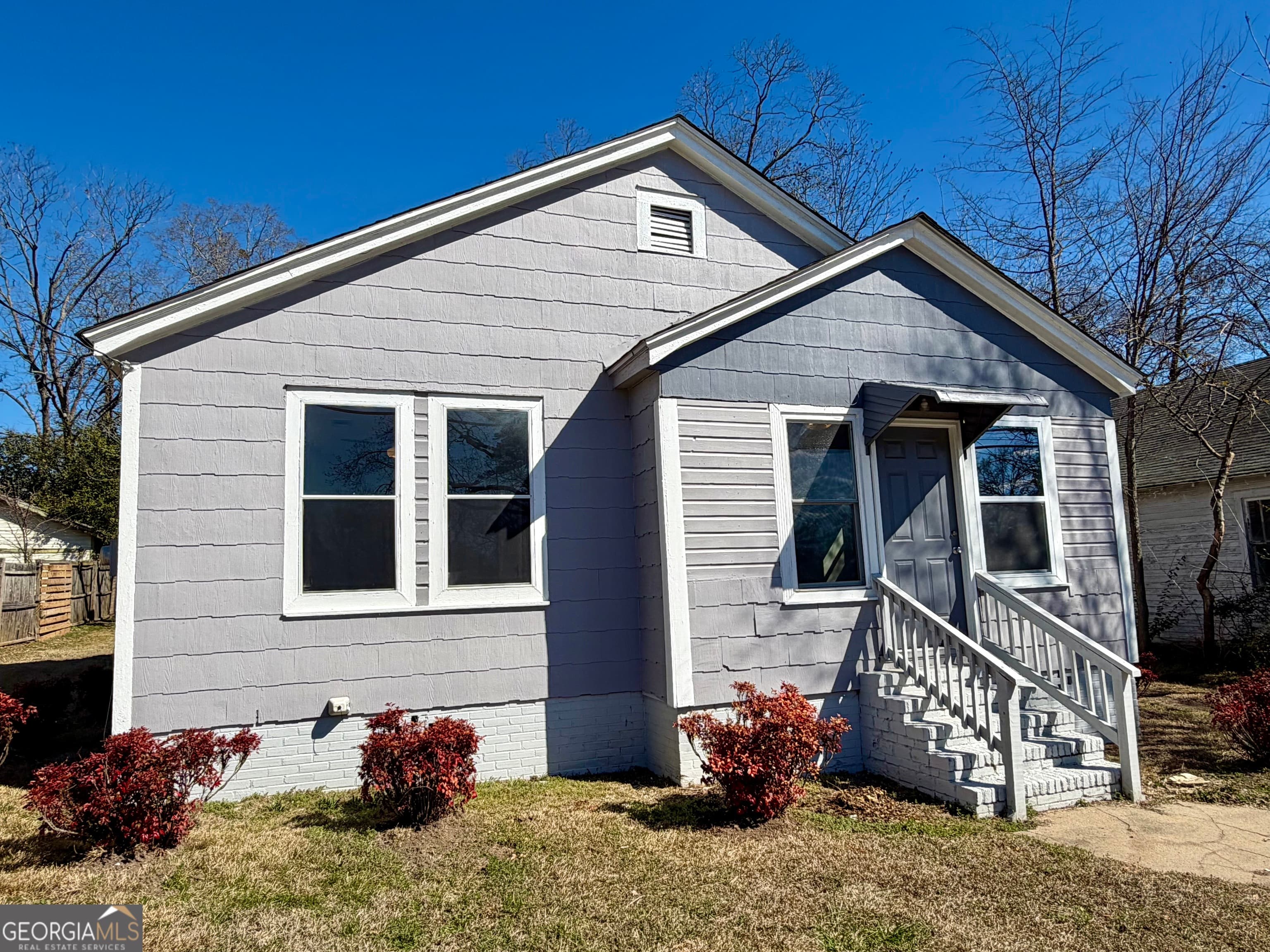 196 College Ave — photo 2