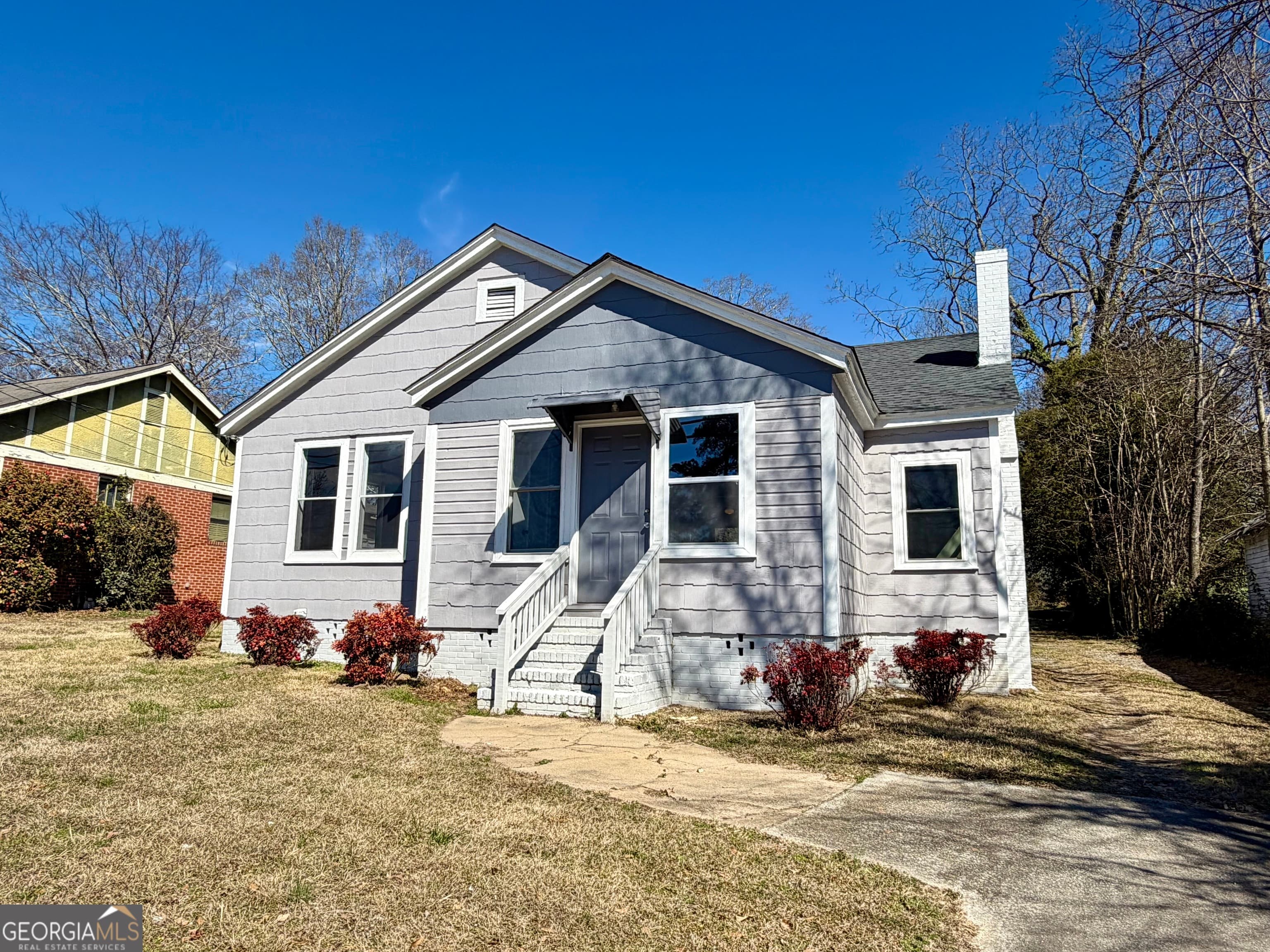 196 College Ave — photo 1