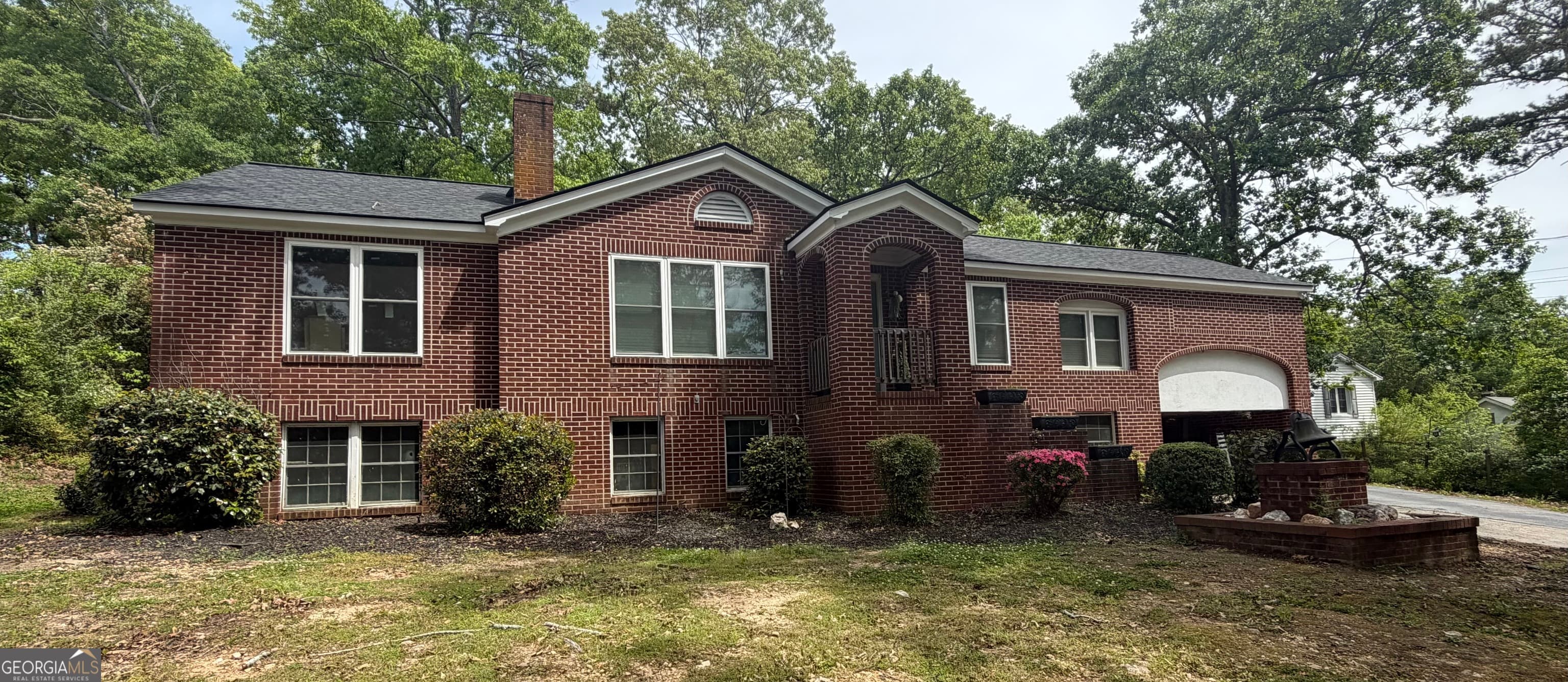 411 Ridgecrest Dr — photo 1