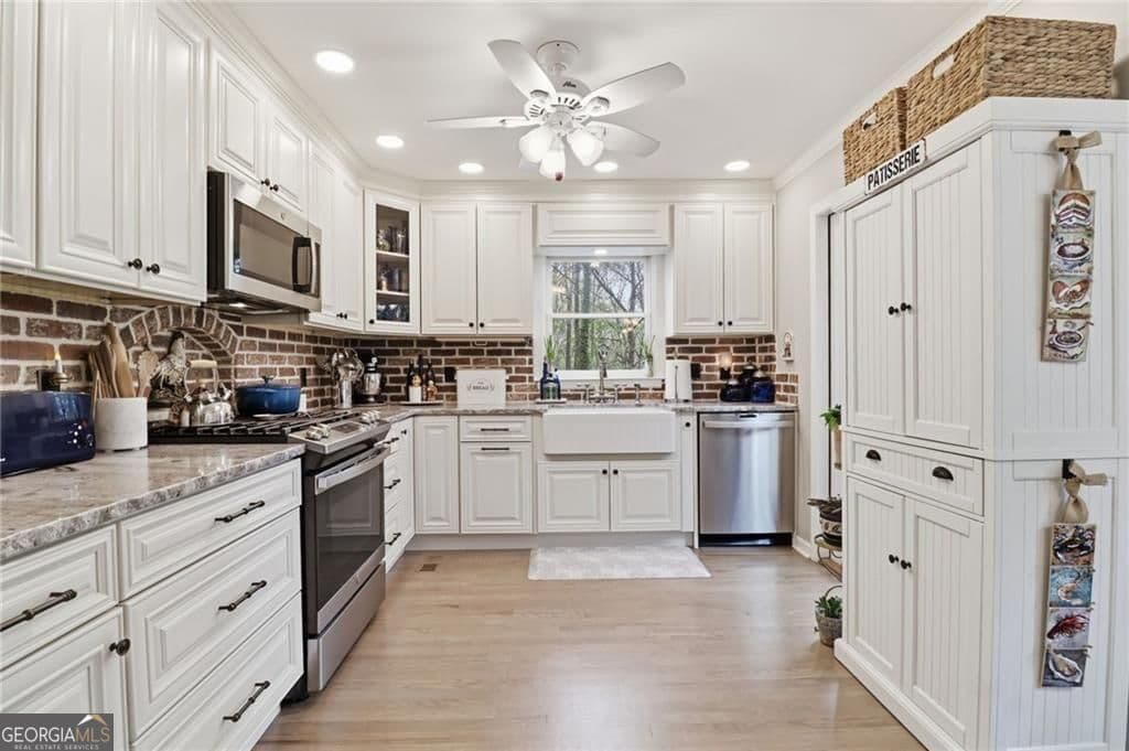 206 Apple Ct — photo 2