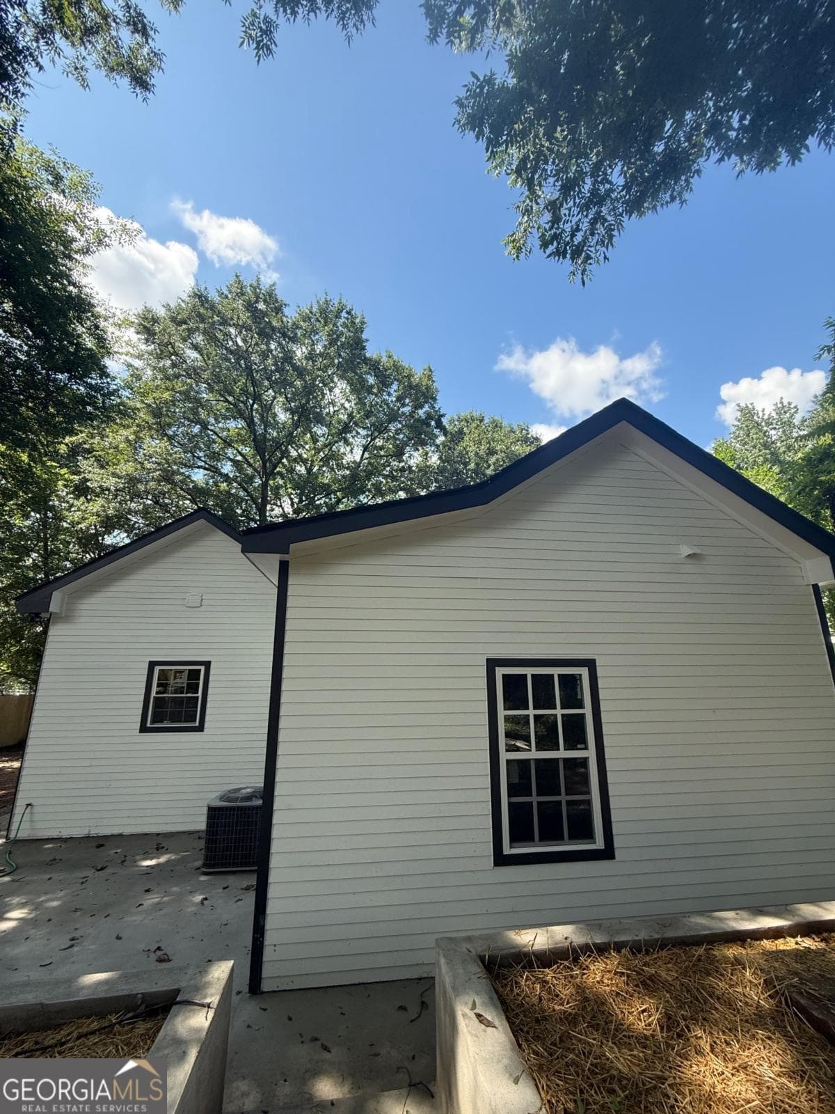 633 Langston Sw Dr — photo 2