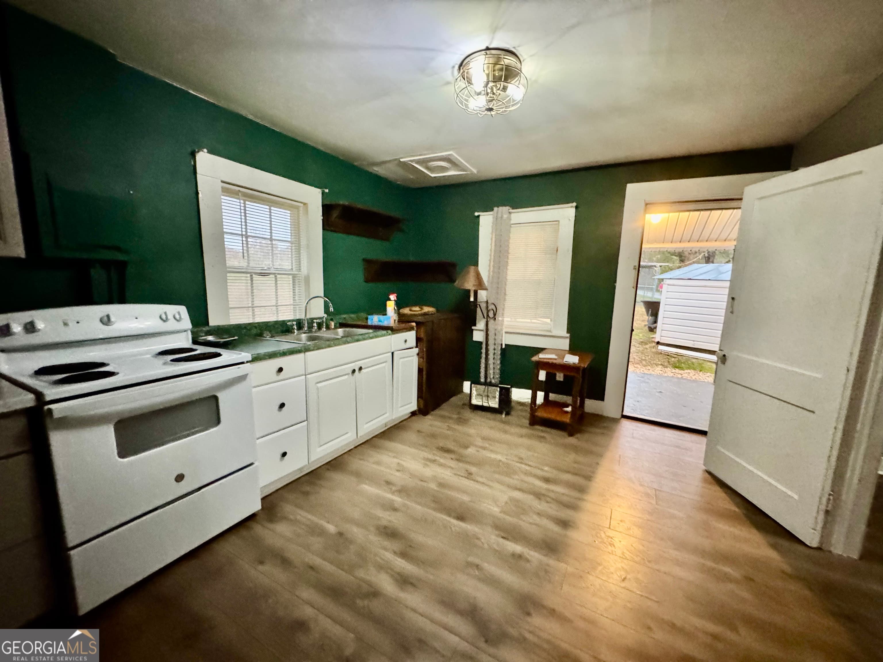 930 Cantrell Rd — photo 46