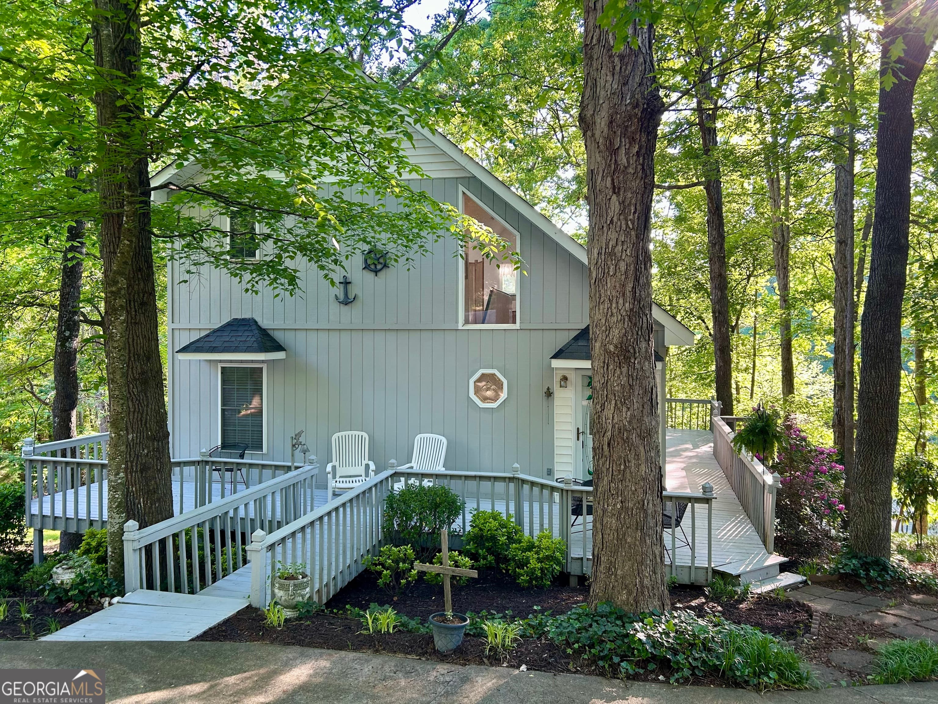 353 Bow Dr — photo 2