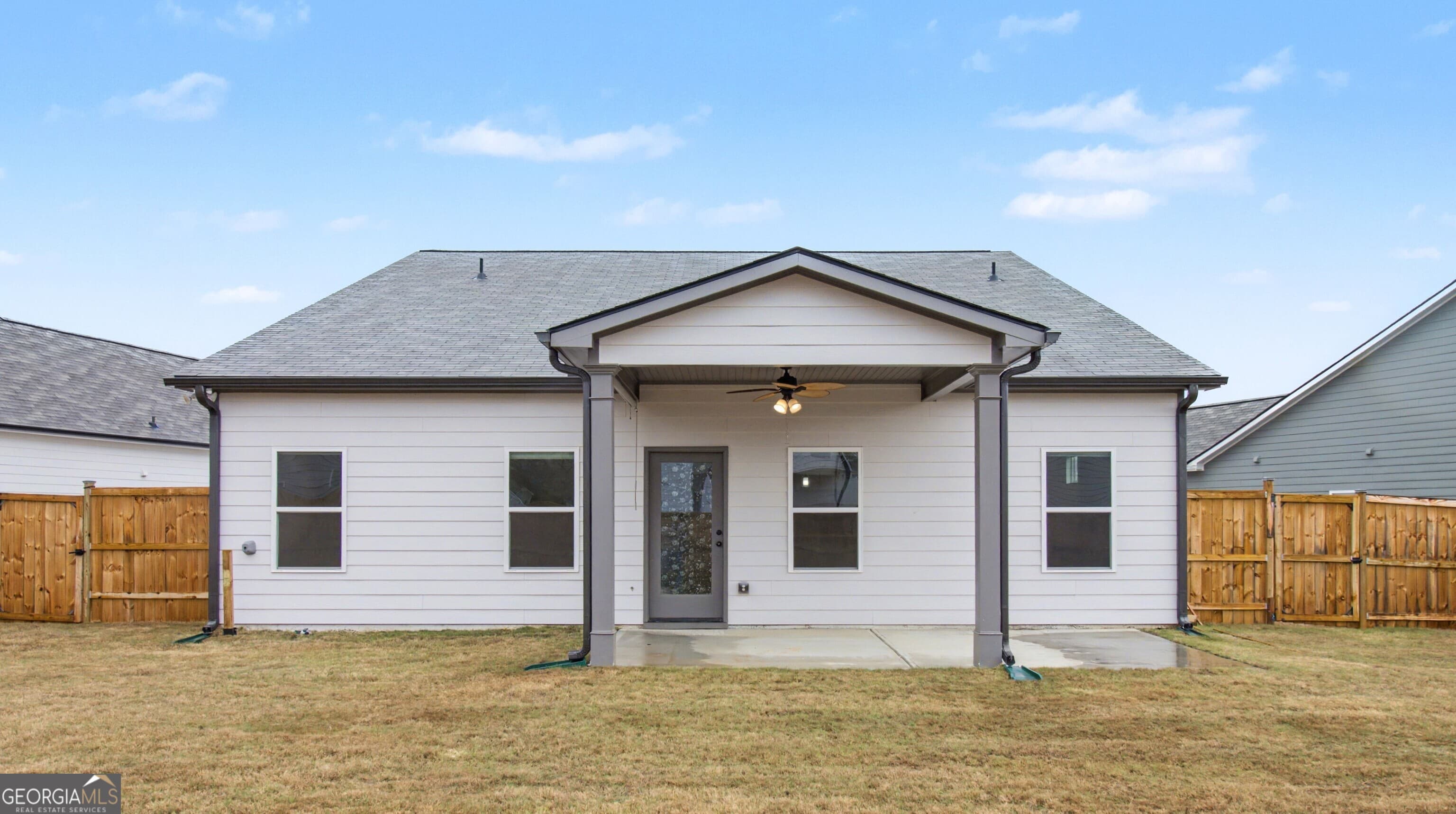 135 Marion Dr — photo 2