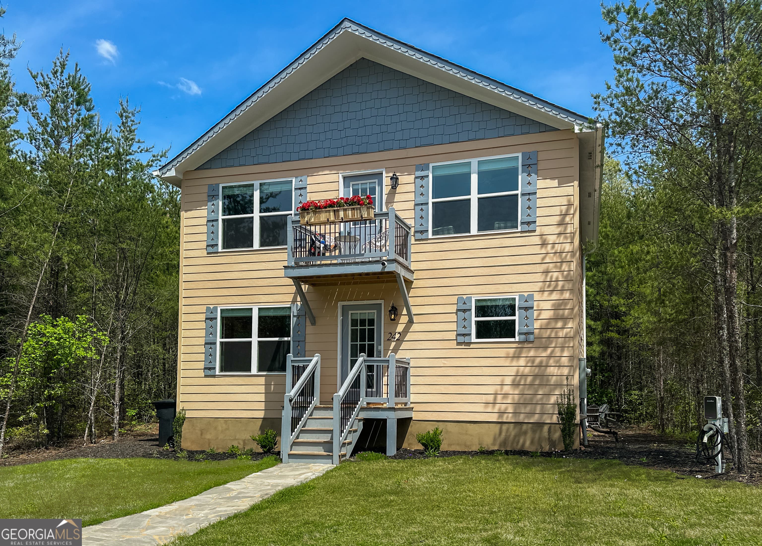 242 Sportarten Strasse — photo 1