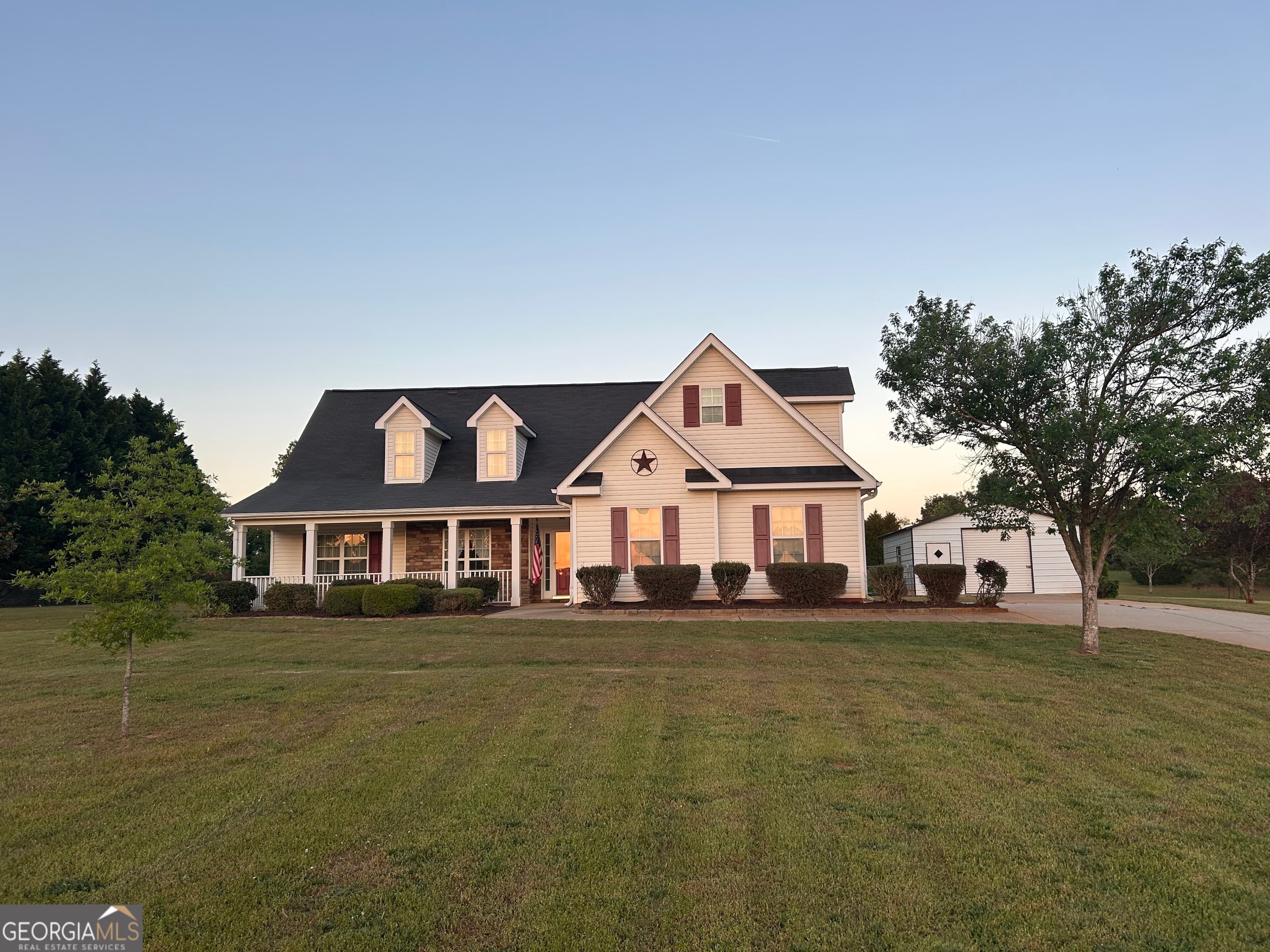 735 Irish Hill Dr — photo 1