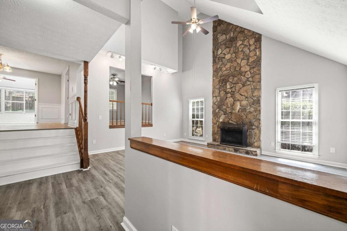 1055 Wellers Ct — photo 2