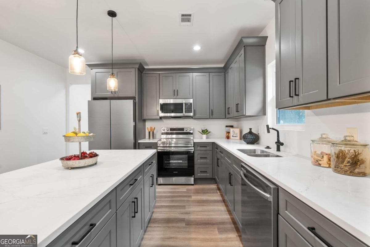 121 Orchard St — photo 2