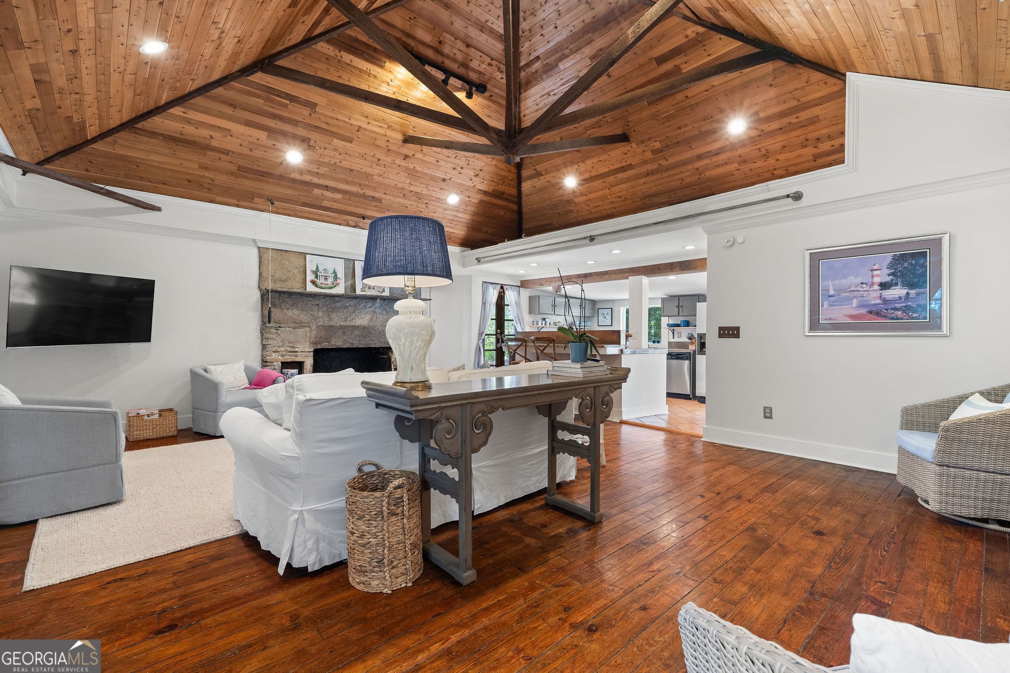 4010 Lower Roswell Rd — photo 1