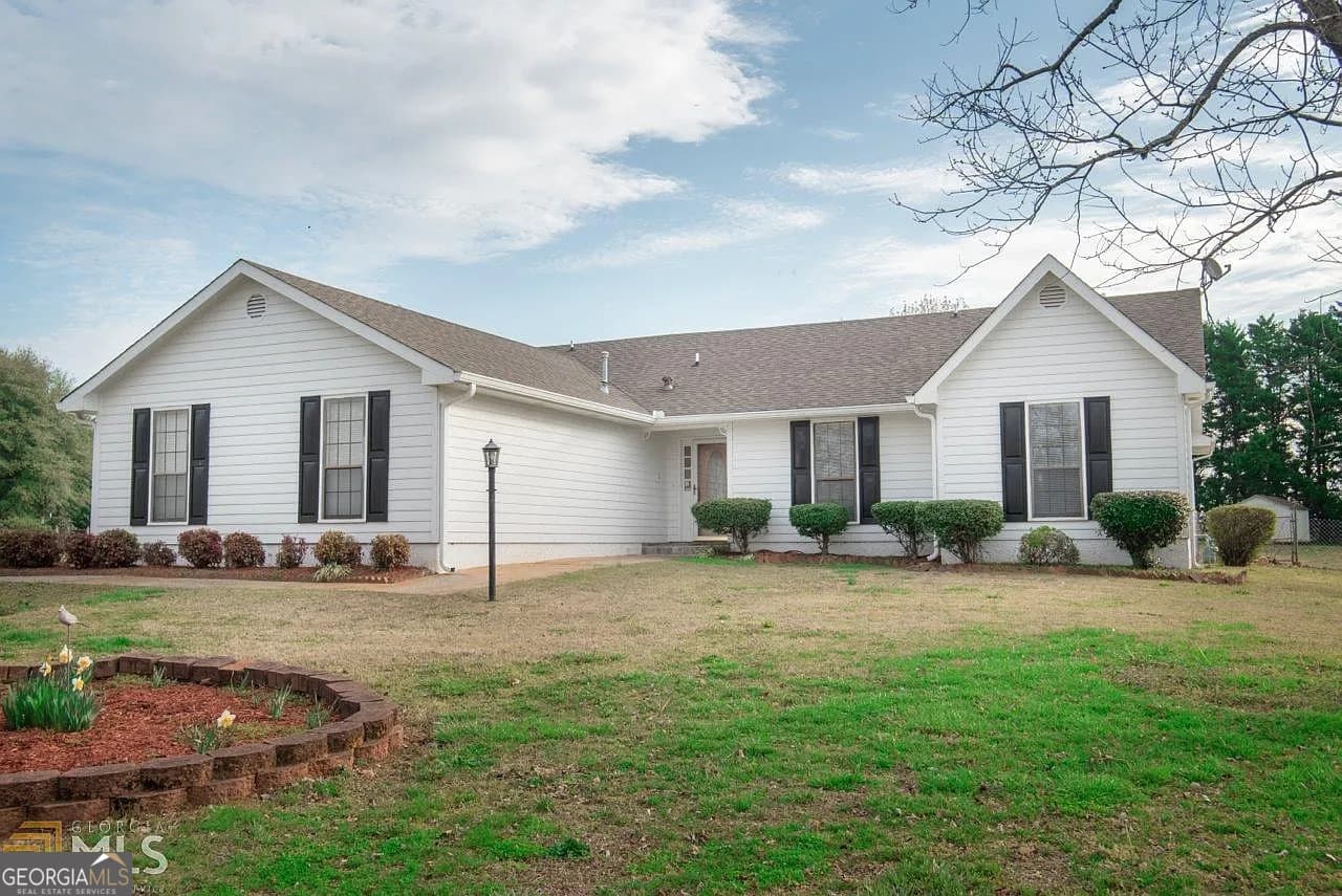 11058 Hunters Ln — photo 1