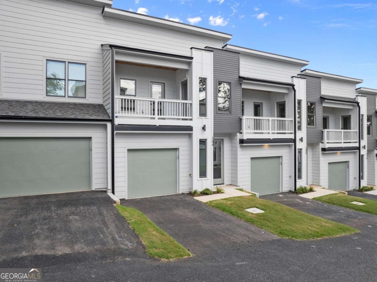 376 Forrest Ave — photo 2