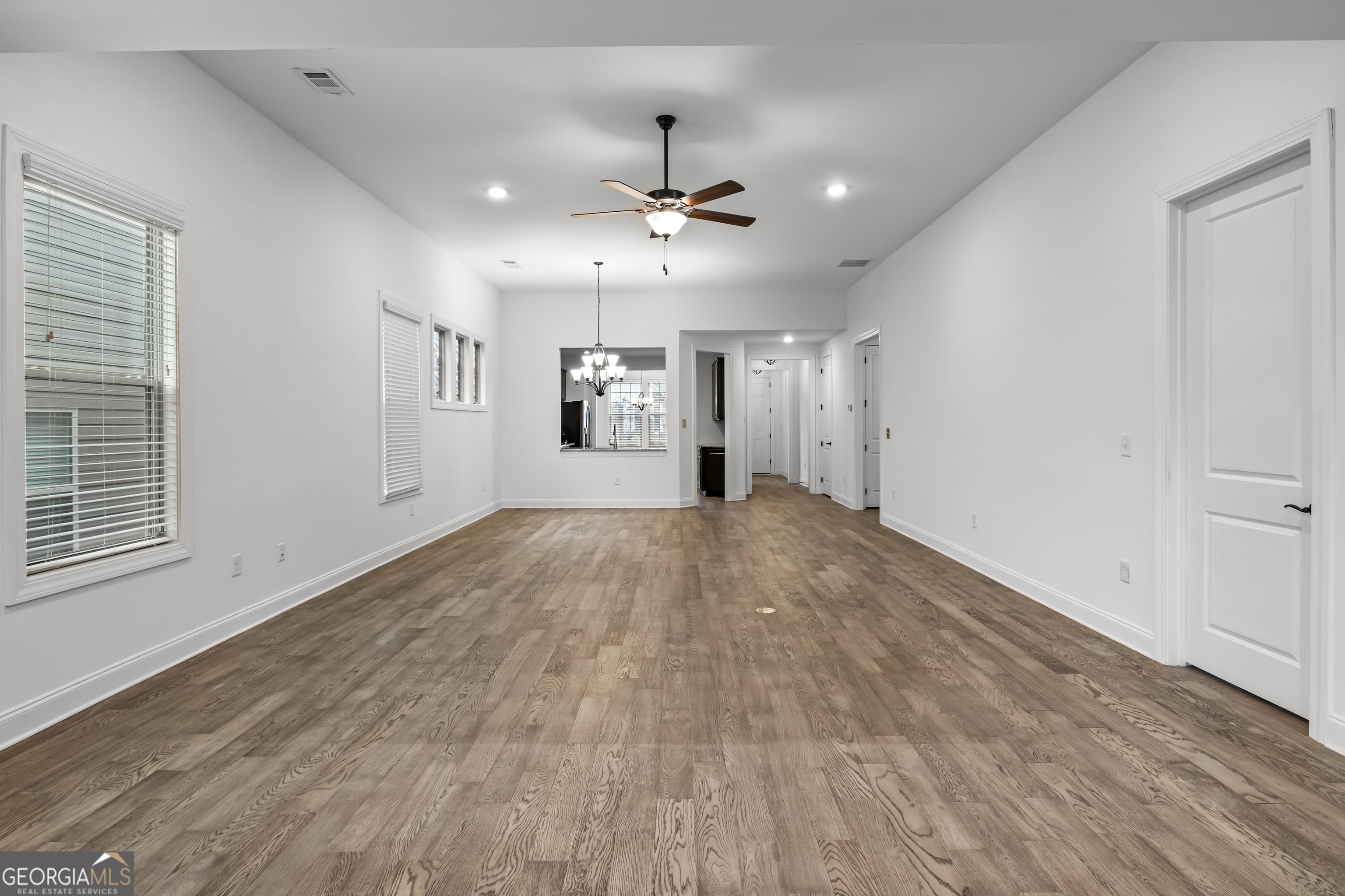 321 Cottonwood Circle — photo 2