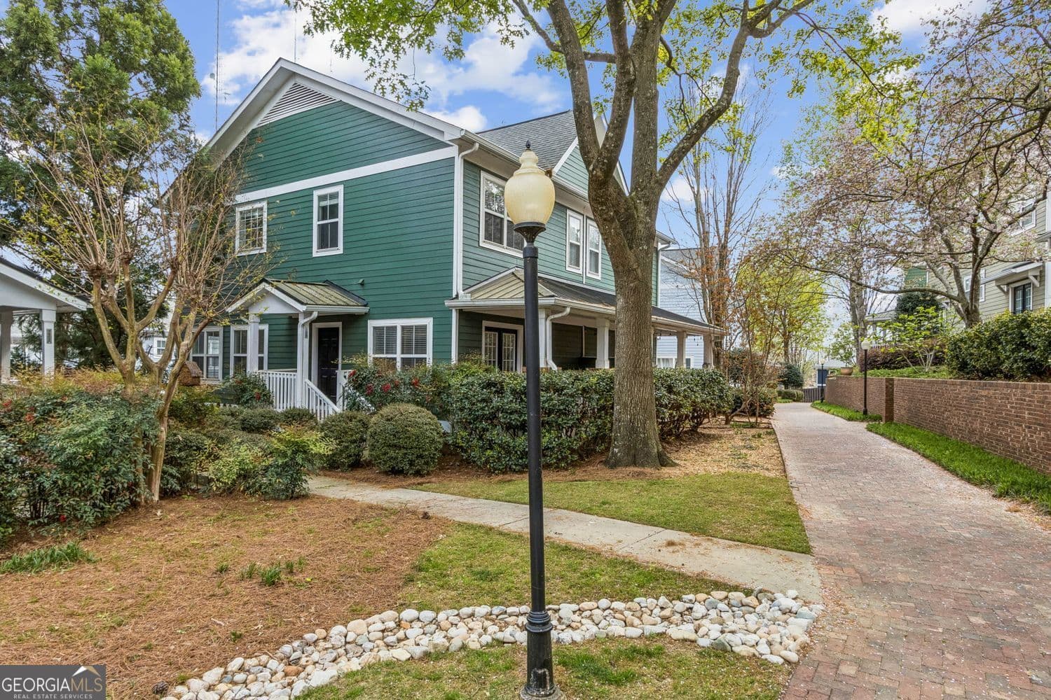 279 Carlyle Park Dr — photo 1