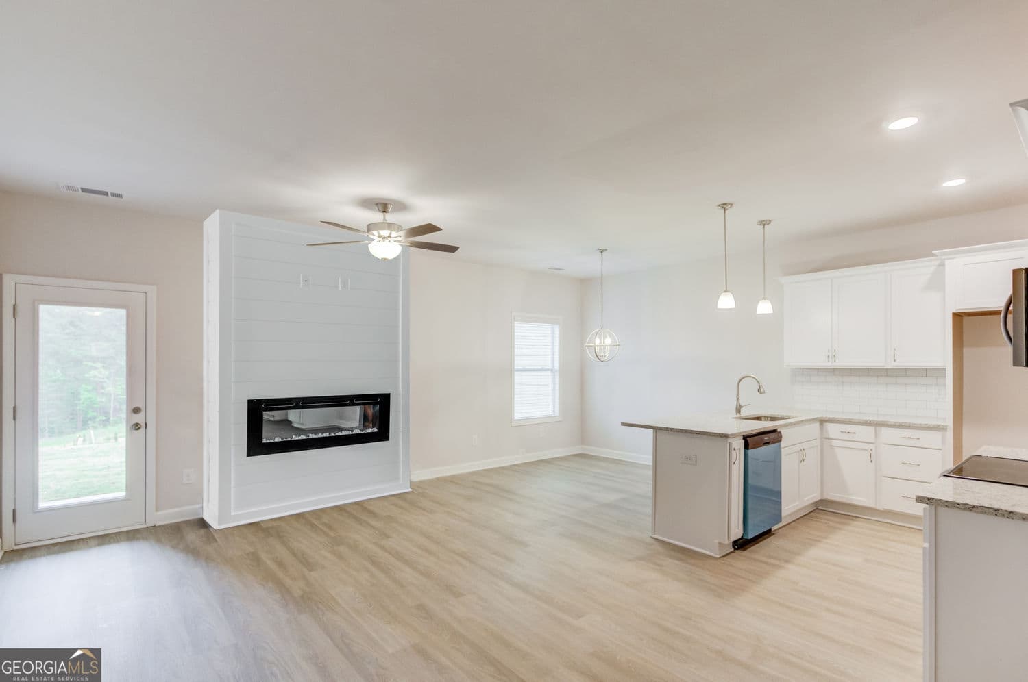 6374 Pine Ridge Point — photo 2