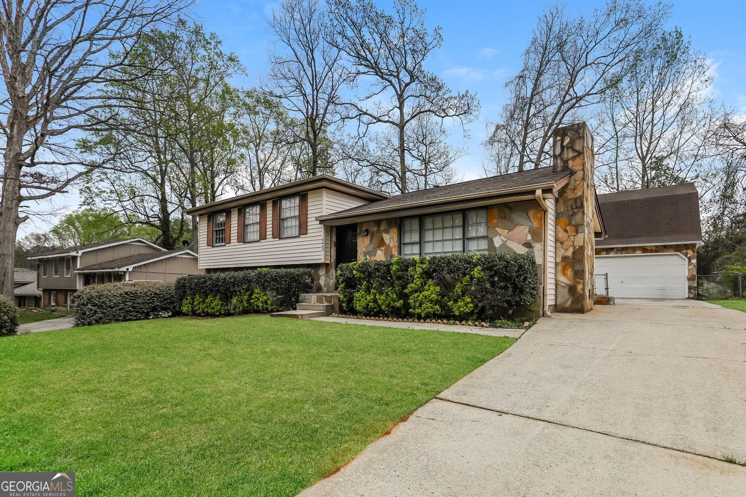 8455 Magnolia Dr — photo 2