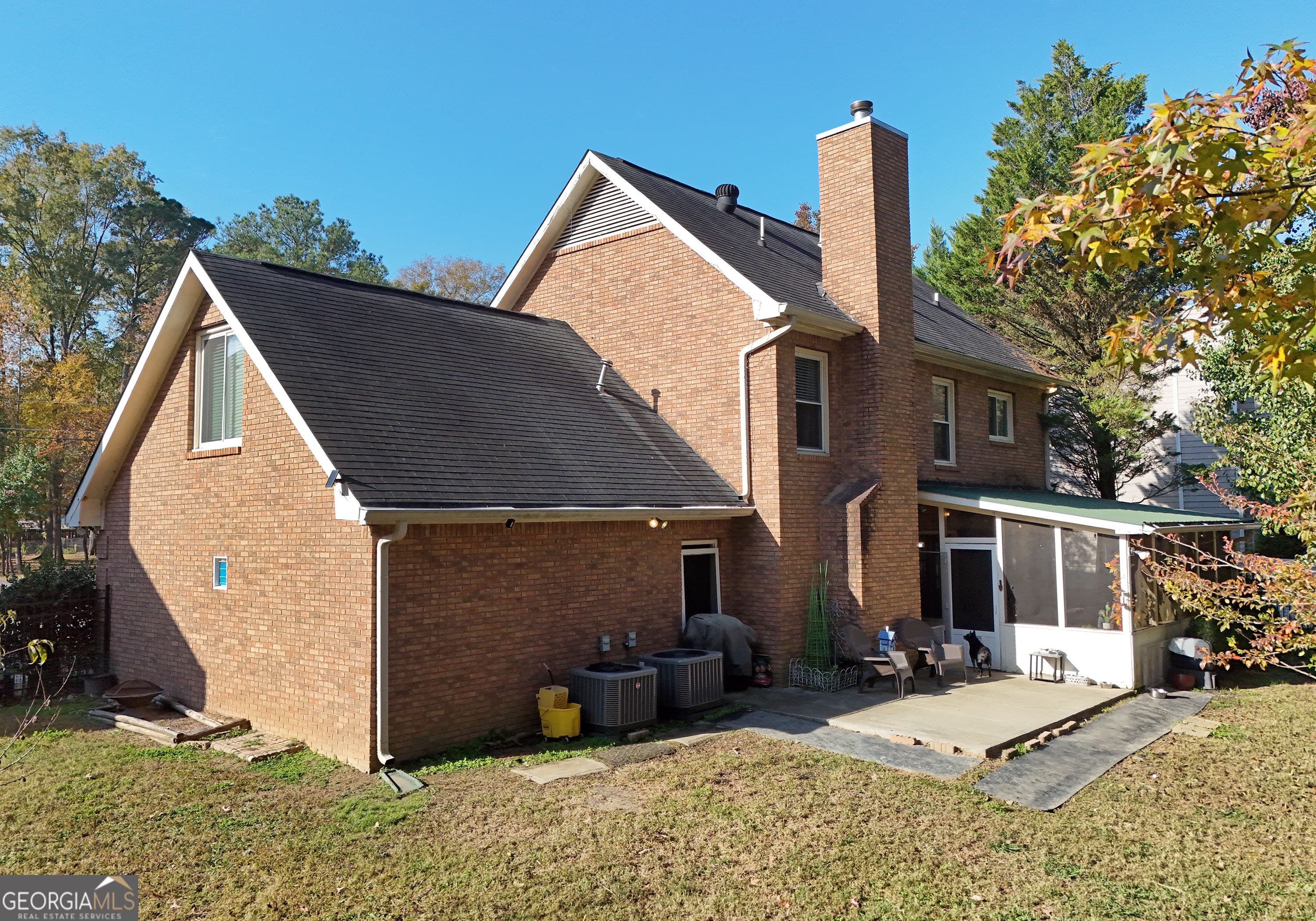 107 E Clinton Dr — photo 40